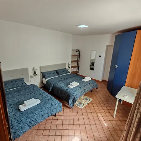 Spaccanapoli House-3